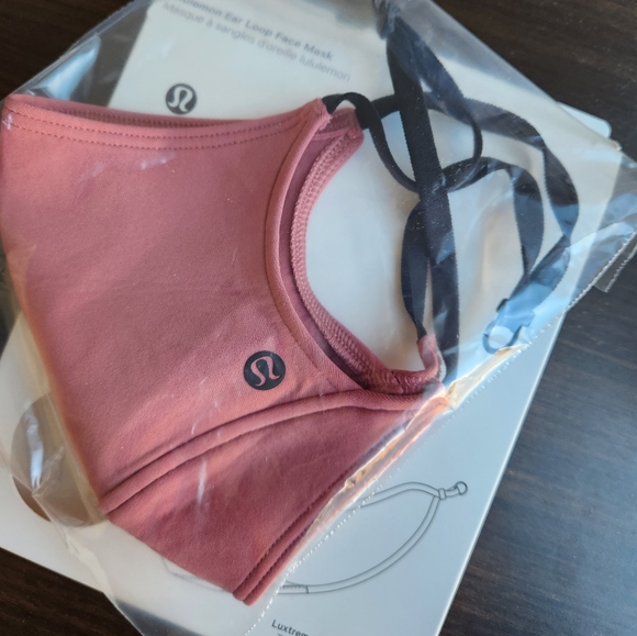 Lululemon Ear Loop Face Mask, NWT, One Sizs, Pink Mauve with Black Bands - Picture 4 of 4